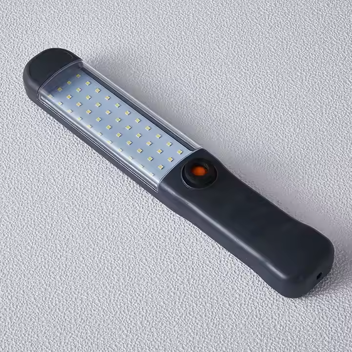 Lampe LED Réchargeable abidjan Extérieure Multifonction – Compacte, Puissante et Indispensable !