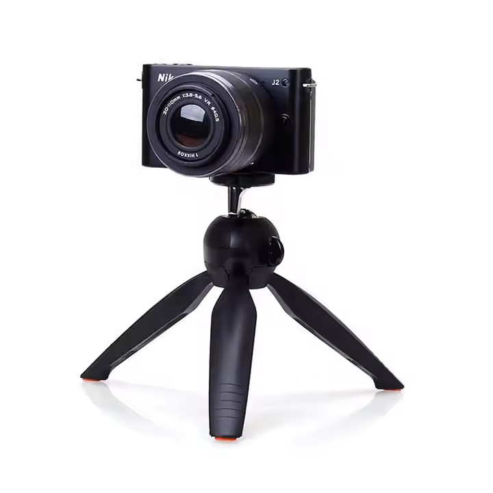 Yunteng 228 : Le Trépied de Poche Ultime pour Vos Aventures Photo